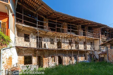Rustico via Montello, Centro, Romano Canavese