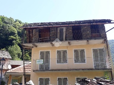 Rustico via Catelli, Centro, Mezzenile