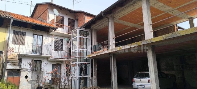 Rustico via Principe della Cisterna, Reano