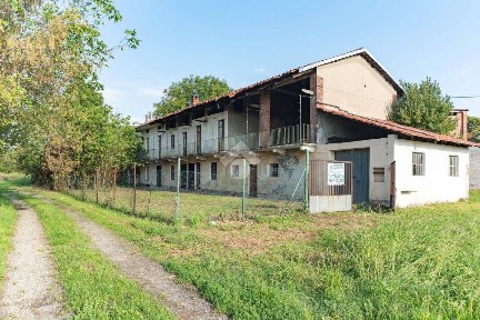 Rustico via robaronzino 6, Centro, Ciriè