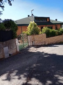 Villa unifamiliare Vi Manzoni, 6, Centro, Chianciano Terme