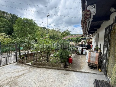 Casale via Civera 70, Pino Torinese