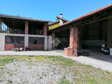 Rustico via Montegrappa 17, Virle Piemonte