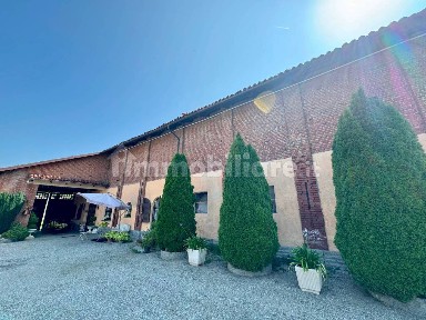 Pinerolo, Strada Poirino, 104