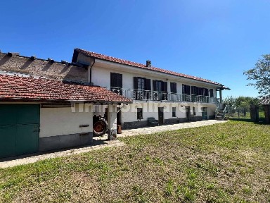 Cascina via Rivoira 7, Campiglione-Fenile