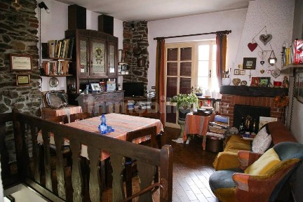 Casale via Asilo Scapardini, 15, Centro, Miasino