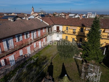 Casale via Giarolo 9, Cameriano, Casalino