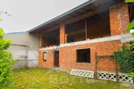 Rustico, da ristrutturare, 120 m², Oleggio