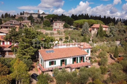 Villa unifamiliare, buono stato, 500 m², Centro, Sinalunga