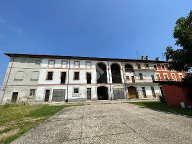 Rustico via Mezzomerico 3, Oleggio