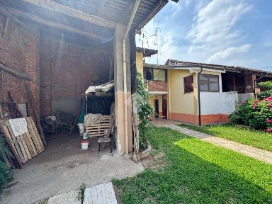 Rustico via Boniperti 43, Centro, Momo