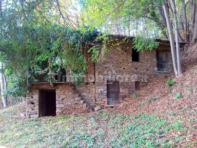 Casa colonica piazza Roma, Angrogna