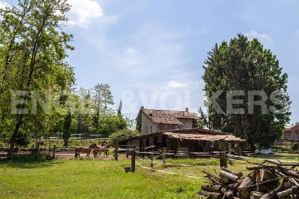 Rustico via Sambrasca 6, Centro, Castelletto Sopra Ticino