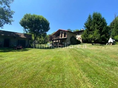Casale via Selvette, Oleggio Castello