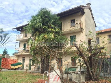 Rustico via dei Cesari, Gagnago, Borgo Ticino