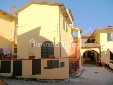 Villa bifamiliare, ottimo stato, 137 m², Bettolle, Sinalunga