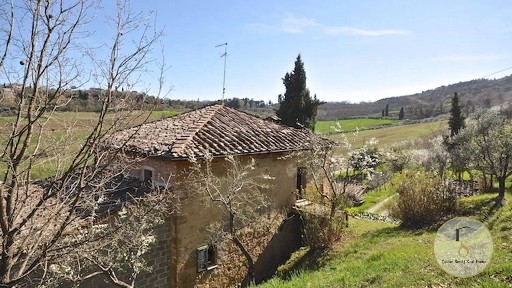 Villa unifamiliare, da ristrutturare, 371 m², Centro, Montepulciano