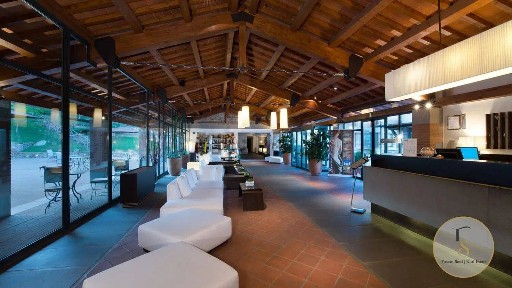 Villa unifamiliare, buono stato, 5455 m², Radda in Chianti