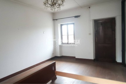 Rustico, da ristrutturare, 140 m², Fiorano Canavese