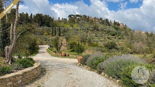 Villa unifamiliare, da ristrutturare, 328 m², Centro, Montepulciano