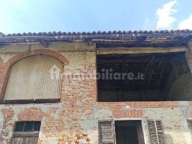 Cascina, da ristrutturare, 131 m², Zona Periferica, Chieri