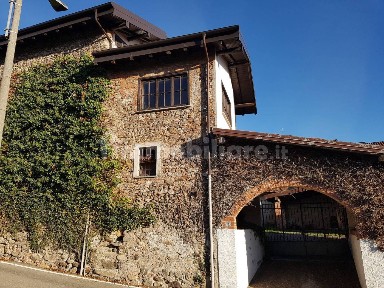 Casale via Circonvallazione dei Chiusi, Centro, Paruzzaro