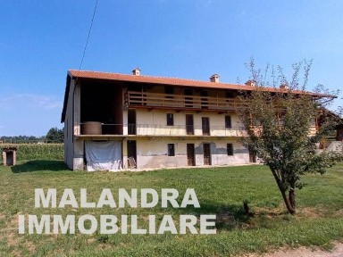 Cascina corso G.Matteotti, 73, Centro, Oleggio