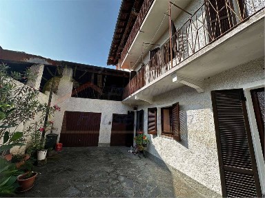 Rustico piazza martiri delle libertà, 4, Pombia