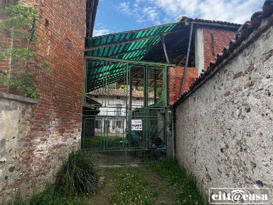 Cascina via 4 marzo, 10, Centro, Lauriano