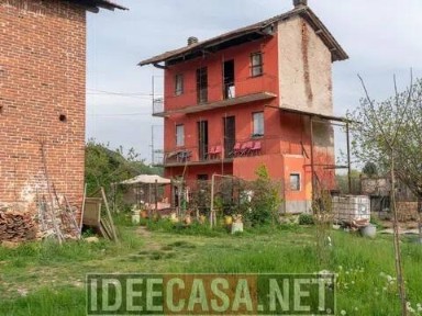 Cascina via Maggiora, Centro, Borgomanero