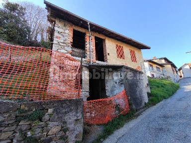 Rustico via Crose, Massino Visconti