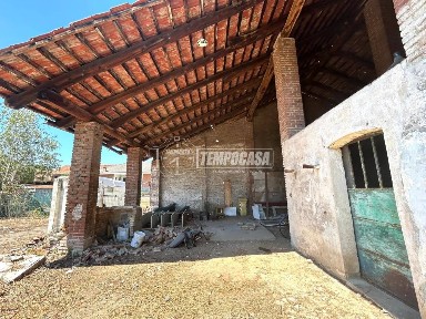 Rustico via Lombardore 63, Volpiano