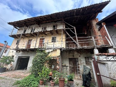 Rustico via Camillo Benso di Cavour 35, Vaprio d'Agogna
