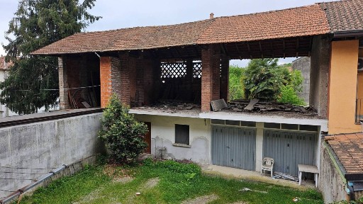 Rustico via Alessandro Manzoni, Centro, Borgomanero
