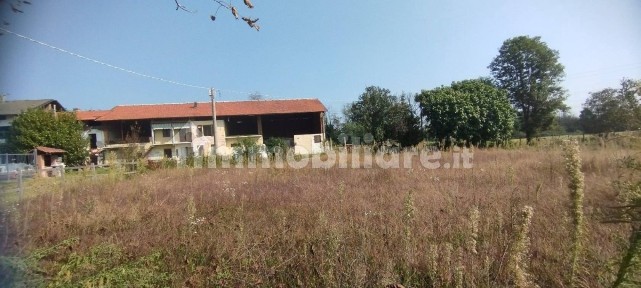 Casale Strada Tomatis, Villanova Canavese
