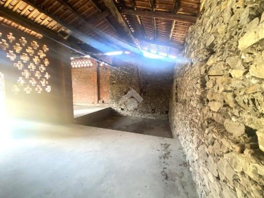 Rustico via Vittorio Emanuele 10, Centro, Borgofranco d'Ivrea