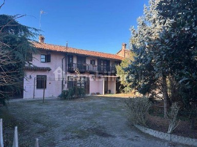 Casale, buono stato, 310 m², Vigone