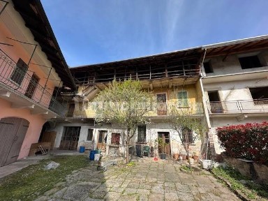 Rustico via Giuseppe Mazzini, Auzate, Gozzano