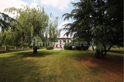 Rustico, buono stato, 350 m², Centro, Oleggio