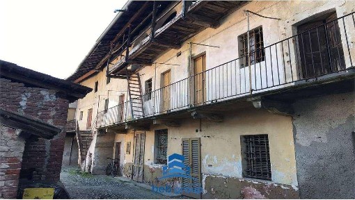 Rustico, da ristrutturare, 350 m², Cameri