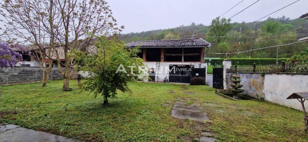 Casale, da ristrutturare, 235 m², Centro, Caravino