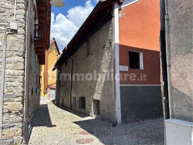 Rustico via Francesco Chareun, 9, Centro, Cesana Torinese