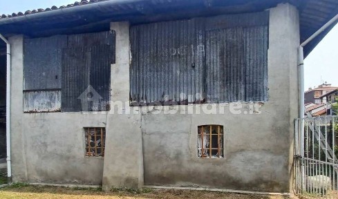 Rustico, da ristrutturare, 136 m², Volpiano