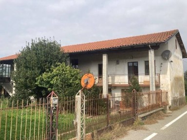 Casale via Vigone 81, Cavour