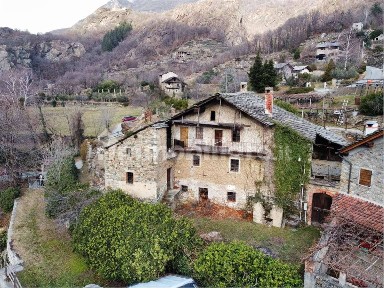 Rustico, da ristrutturare, 185 m², Centro, Settimo Vittone