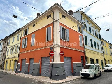 Villa a schiera via Camillo Benso Conte di Cavour, Centro, Mirandola