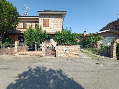 San Prospero, Via Tassoni, 6