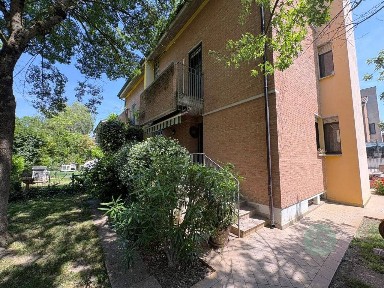 Villa a schiera via Goffredo Mameli, Centro, Mirandola