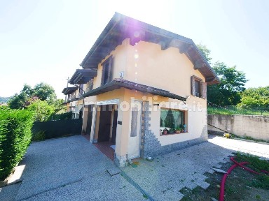 Villa a schiera via Giardini Nord, Serramazzoni