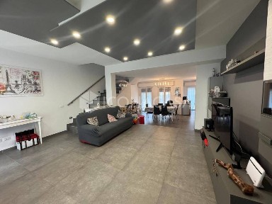Villa a schiera viale Taormina 23, Pontenuovo, Rometta, Sassuolo